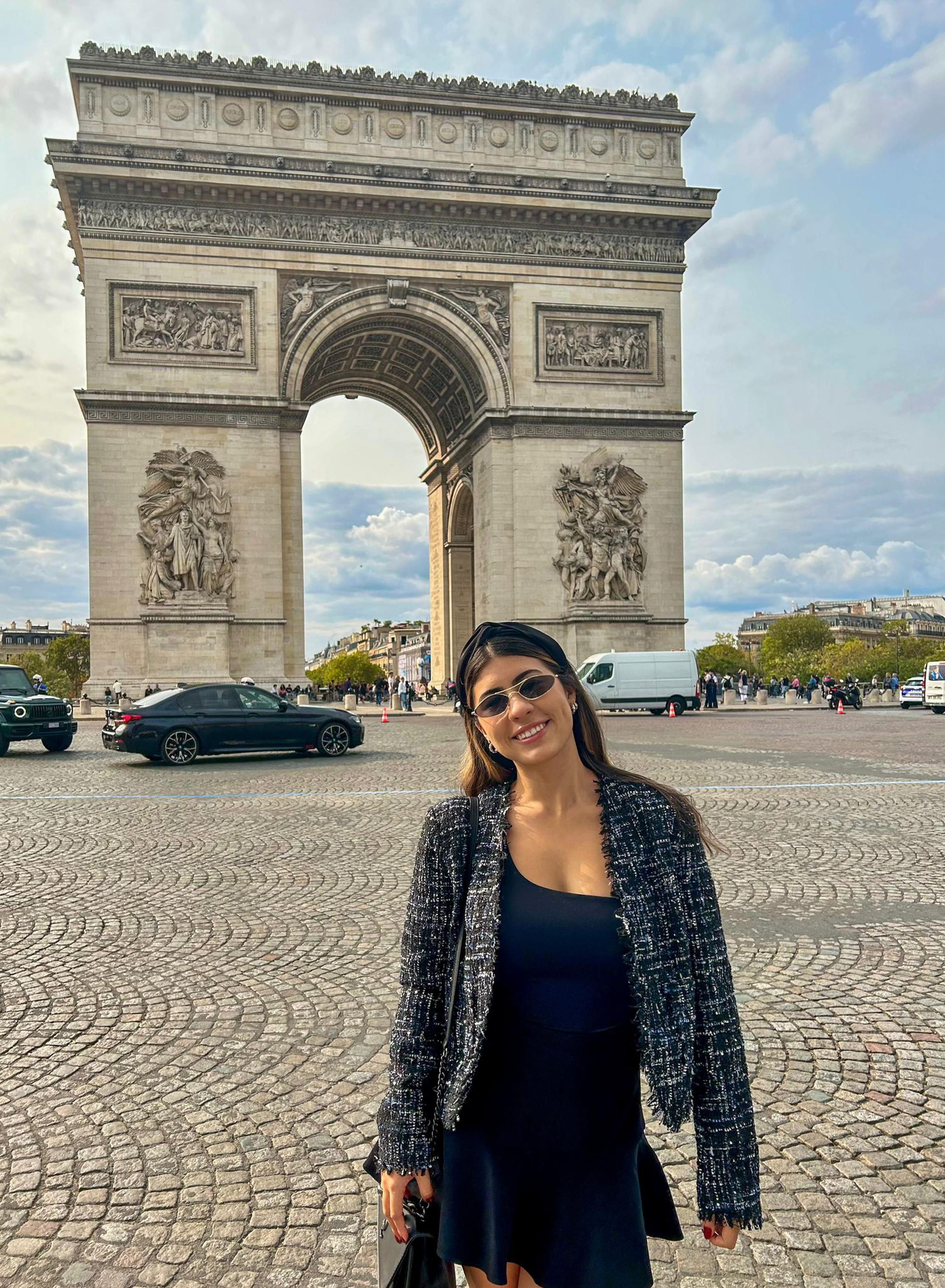 Alexia ahora vive en París.