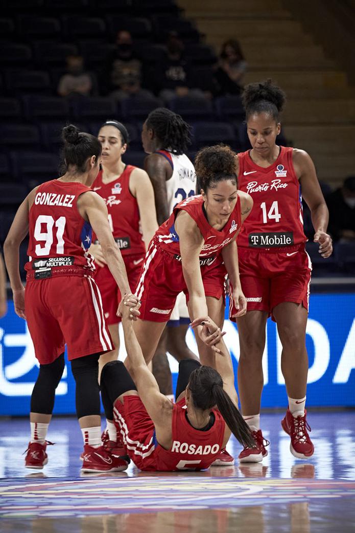 El equipo nacional femenino de baloncesto de Puerto Rico tendrá que sacudirse las dos abiertas derrotas sufridas ante Bélgica y Estados Unidos para medirse el lunes con Rusia en busca del pase al Mundial de Baloncesto Femenino.