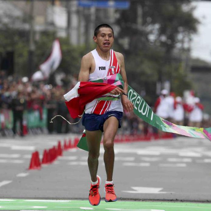 Christian Pacheco completó el maratón con registro de 2:10:41. (AP / Martin Mejia)