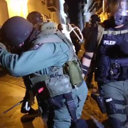 Una madrugada de choques y arrestos en el Viejo San Juan