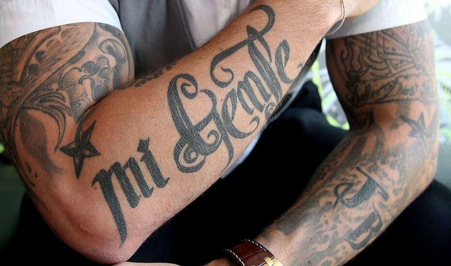 J Balvin Tiene Mas De 30 Tatuajes En Su Cuerpo Primera Hora