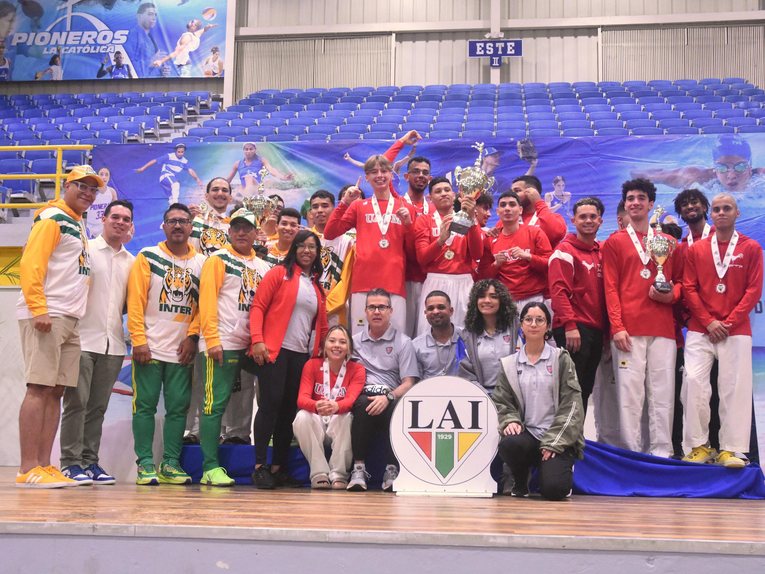 Los Taínos y Taínas del Sistema Universitario Ana G. Méndez coparon el campeonato de Taekwondo.