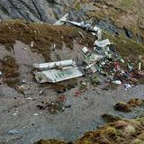 Hallan restos de avión estrellado en Nepal