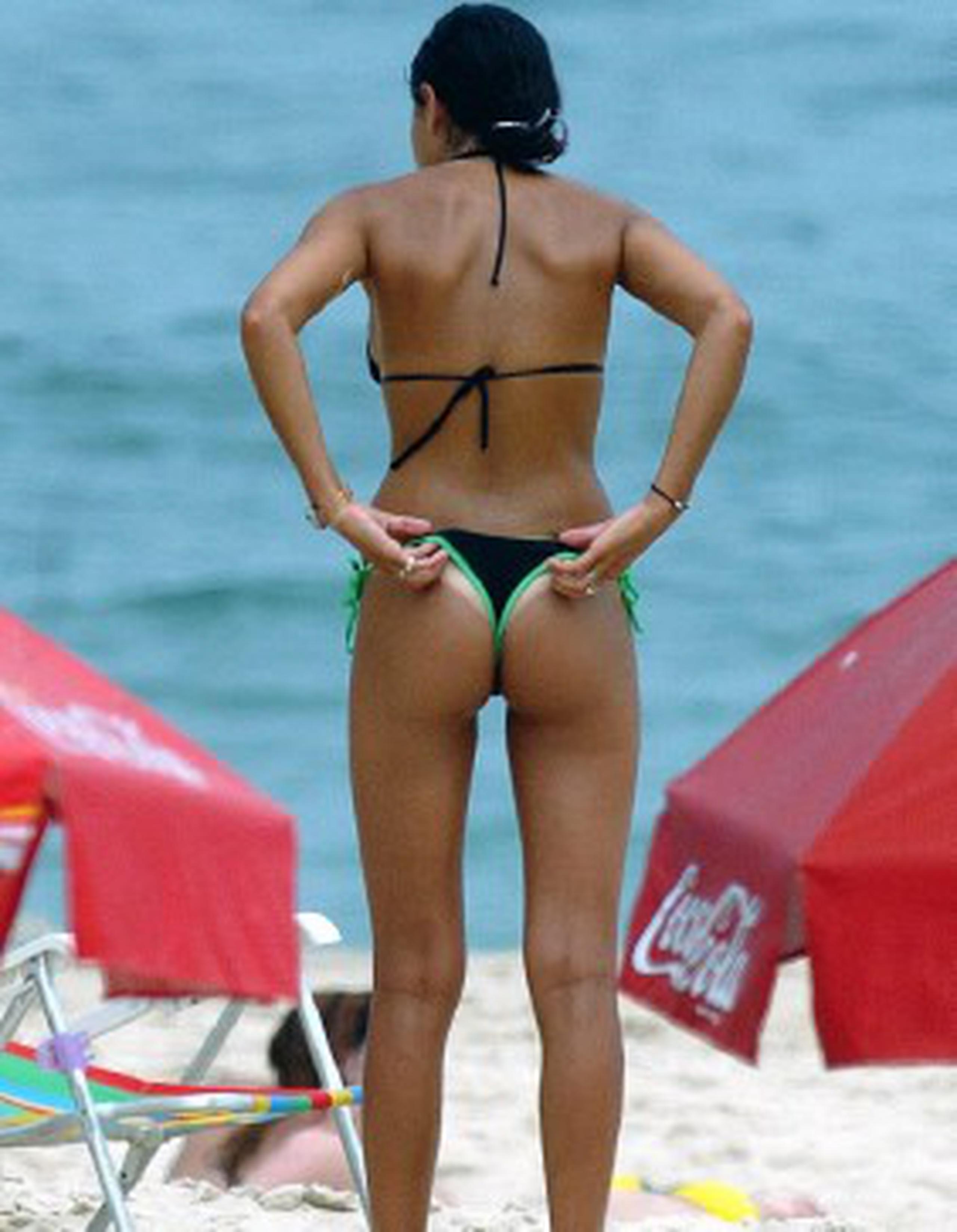 Mujeres brasileñas en tanga discount