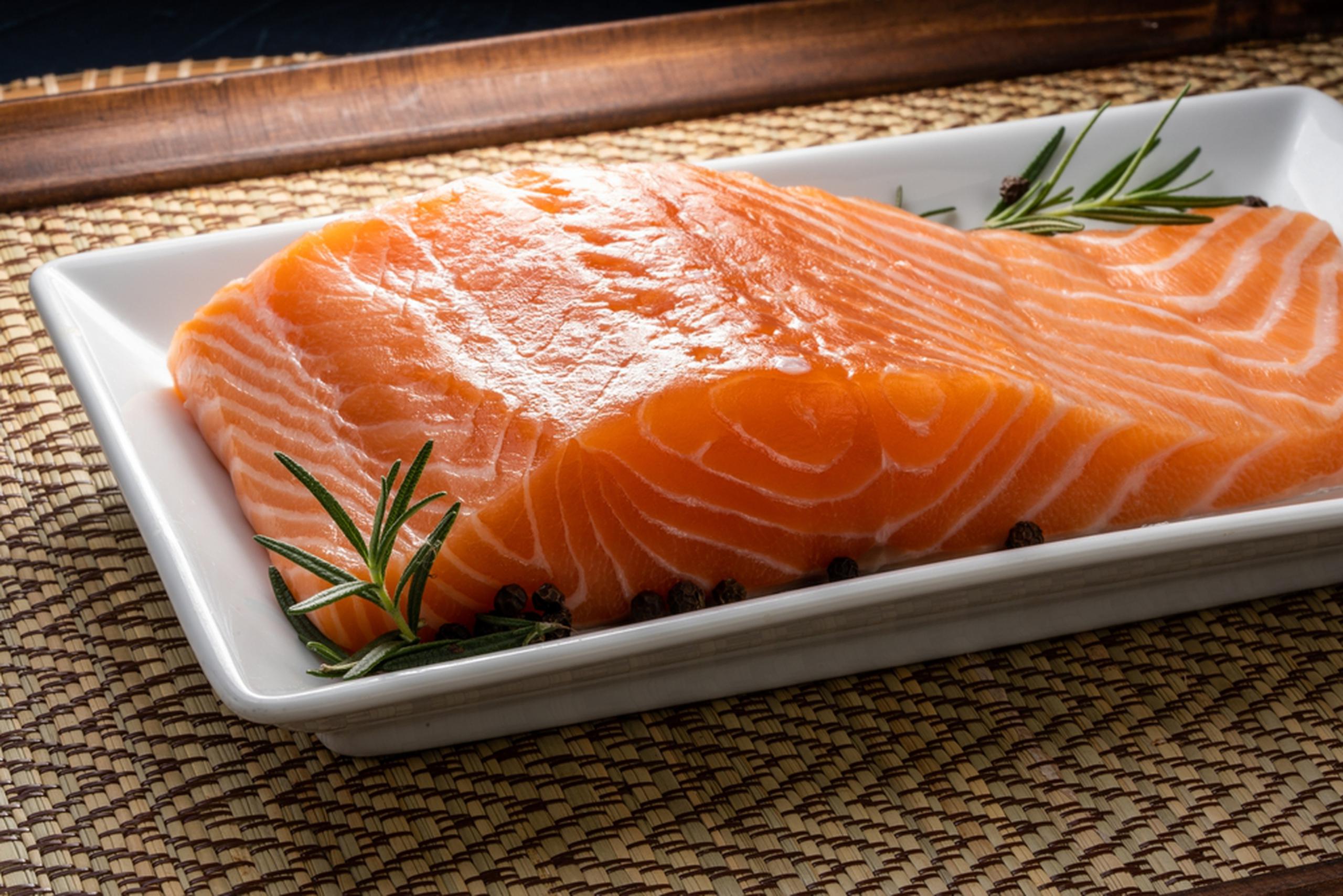 El salmón es rico en vitamina D.