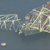 Importante puente de Baltimore se parte y se derrumba luego de que barco se estrellara contra el