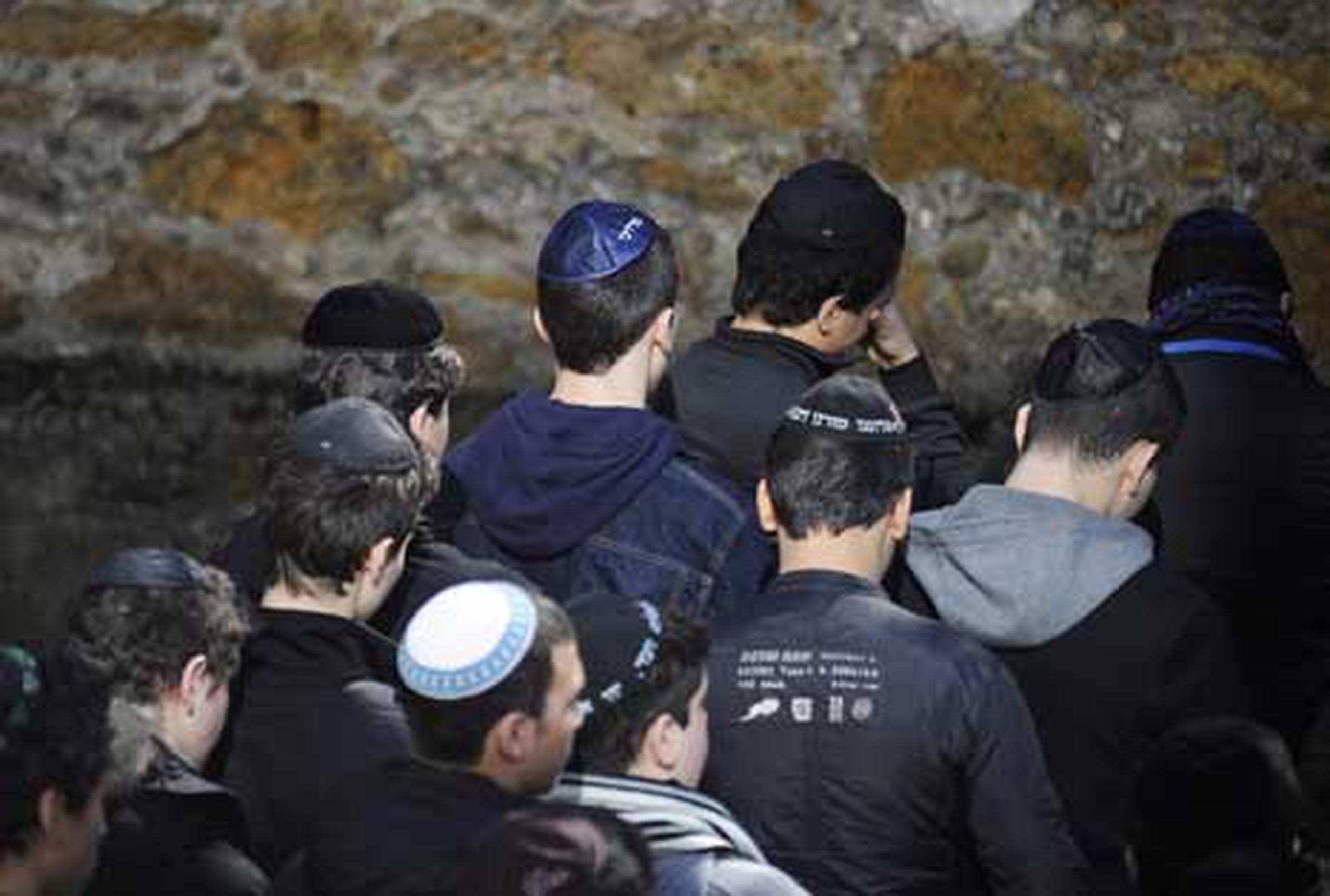 Atacante a escuela judía podría haber filmado el tiroteo Primera Hora