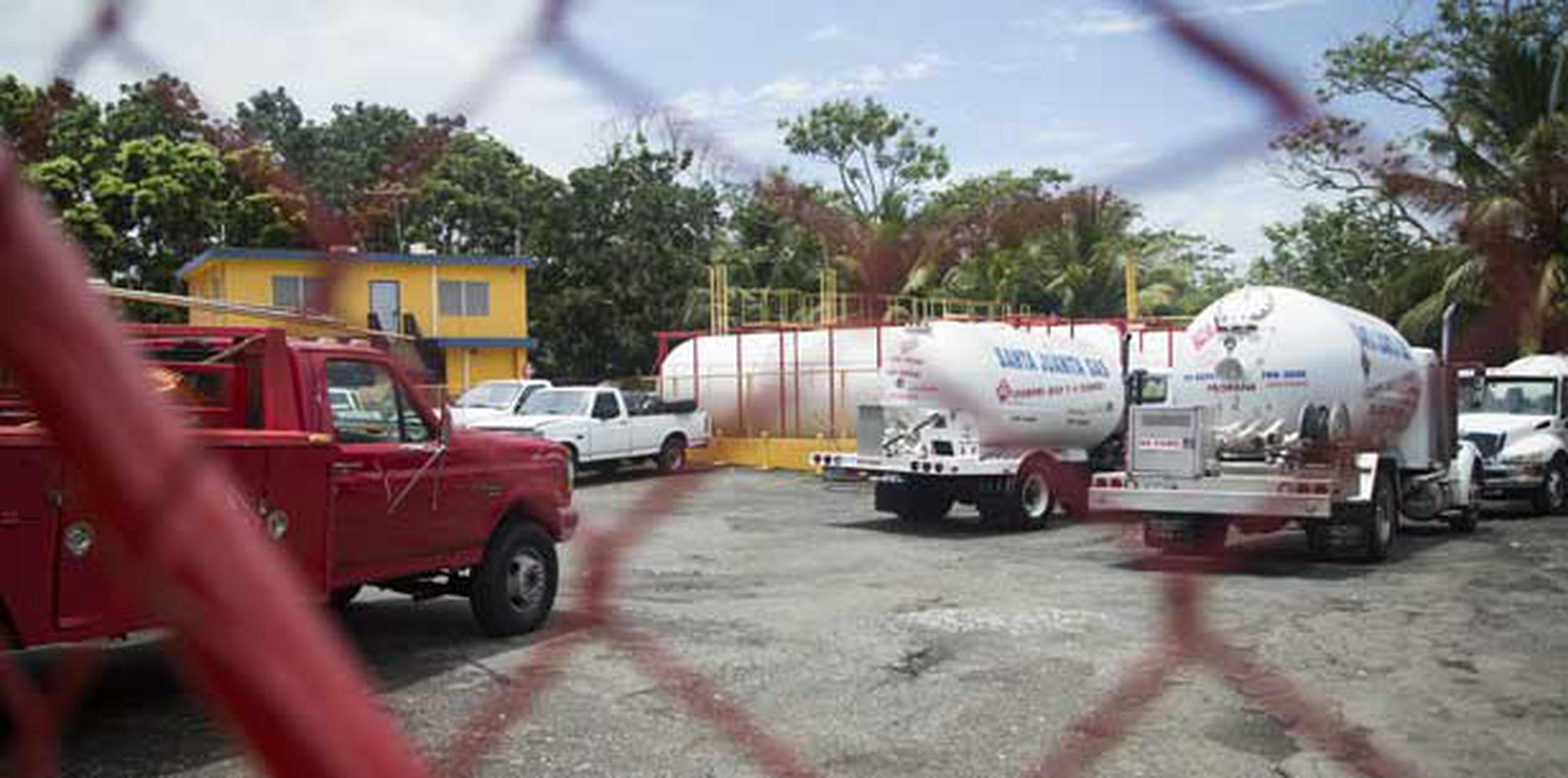 Acusan a dúo por robo en Santa Juanita Gas Primera Hora