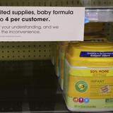 Escasez de fórmula para bebés se extiende por Estados Unidos