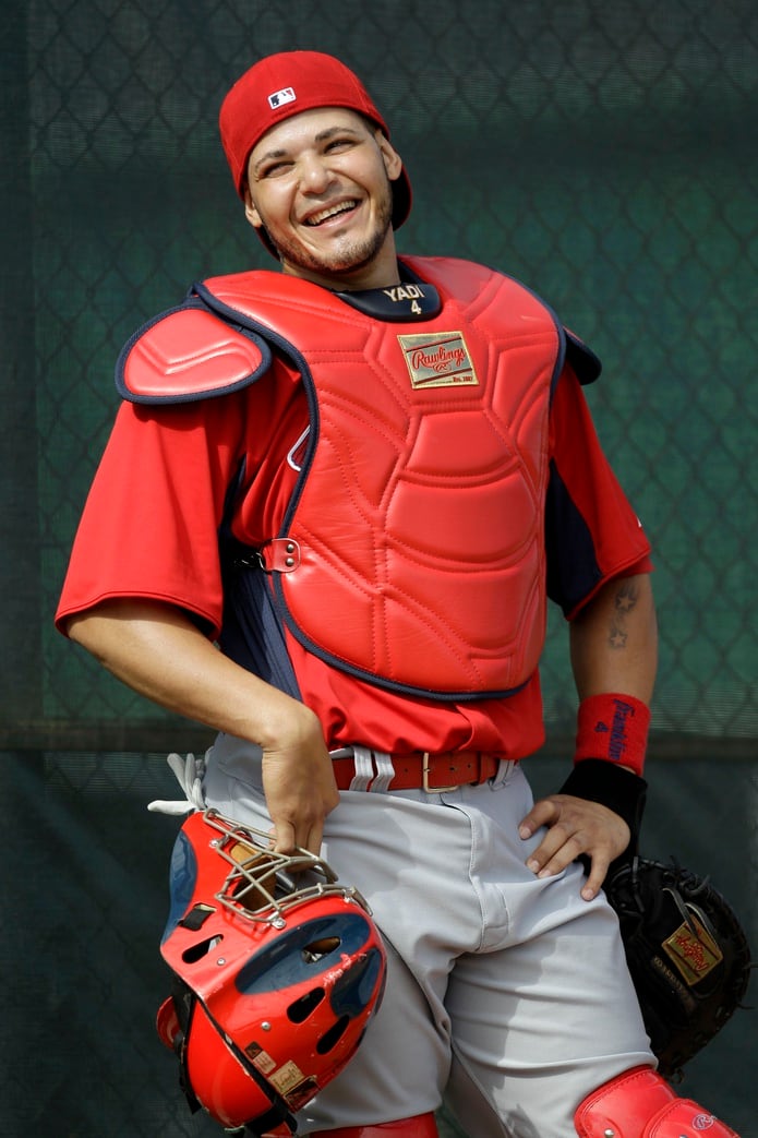 Although he was the 10th receiver claimed in the 2000 draft, in his case during the fourth round, Yadier Molina was the first claim by a player from that position from St. Louis in the draft.