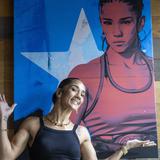 Rinden tributo a Amanda Serrano con una pintura y su propio trago en Arena Medalla