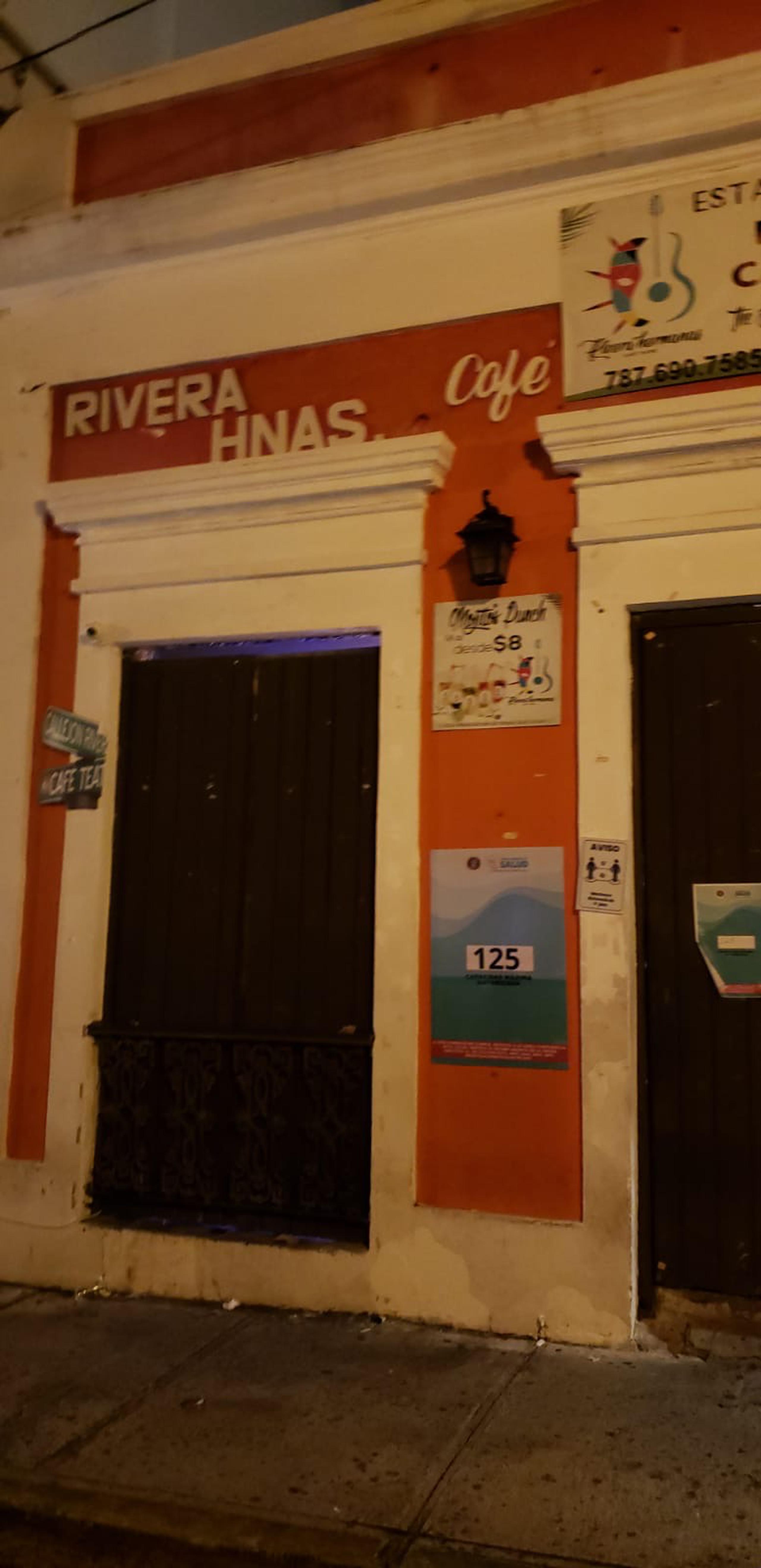 Riveras Hermanas Café, ubicado en el Viejo San Juan, fue uno de los negocios multados.