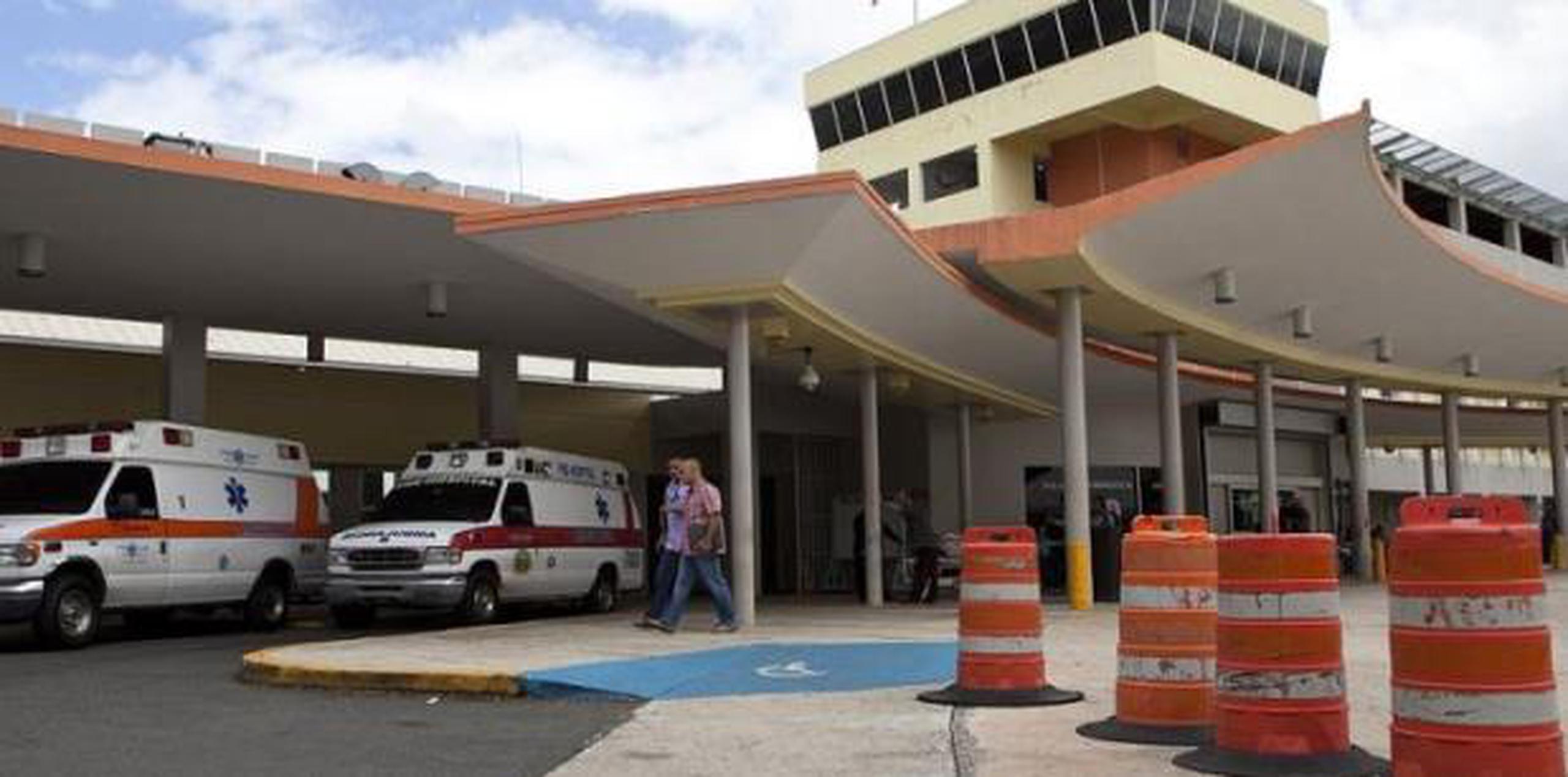 Paramédicos transportaron al herido al Centro Médico de Río Piedras donde el médico diagnosticó múltiples fracturas en la pelvis. Su condición era estable. (Archivo)