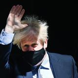 Crítican a Boris Johnson por viajar al G7 en un jet privado y no en tren 