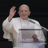 Papa Francisco sufre fiebre tres días después de su cirugía