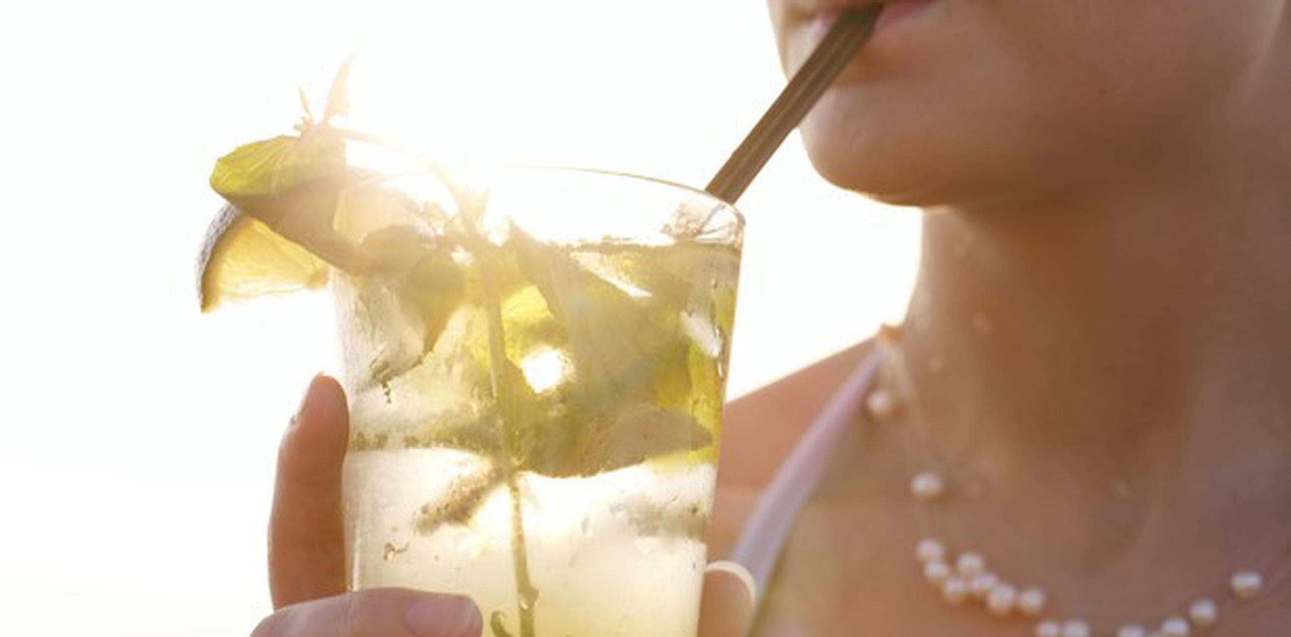 El consumo de bebidas alcohólicas no ayuda a disminuir las posibilidades de padecer de cáncer. (Foto: Shutterstock)