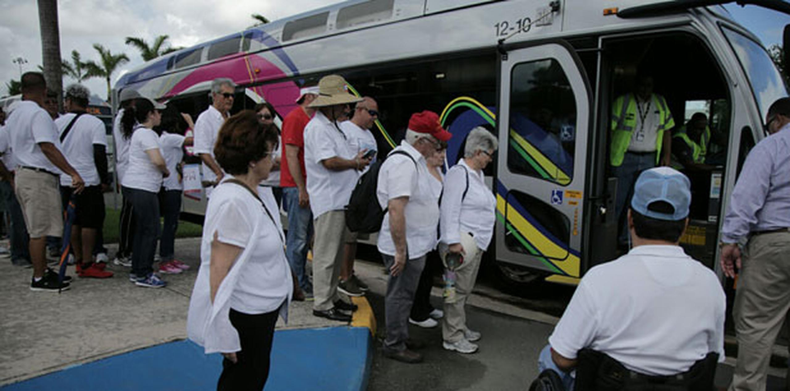 También se anunciaron las medidas que se tomarán con el movimiento de las guaguas de la Autoridad Metropolitana de Autobuses (AMA). (tonito.zayas@gfrmedia.com)