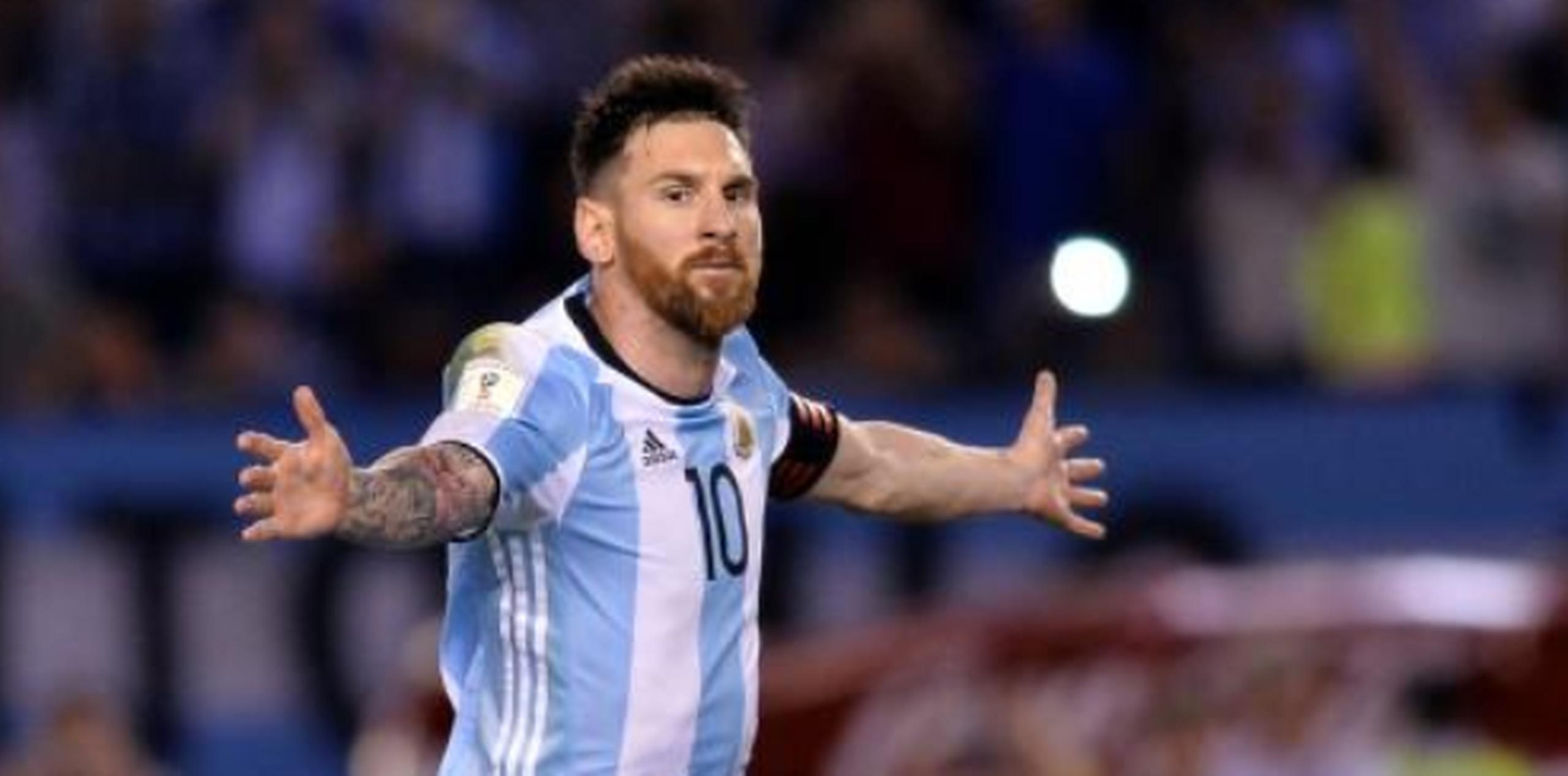 Messi, que cumplió 30 años esta semana, y Roccuzzo pidieron que solo les regalen donaciones para la Fundación Leo Messi. (Archivo)

