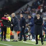 El Barça se deprime ante un Cádiz que hace historia en el Camp Nou