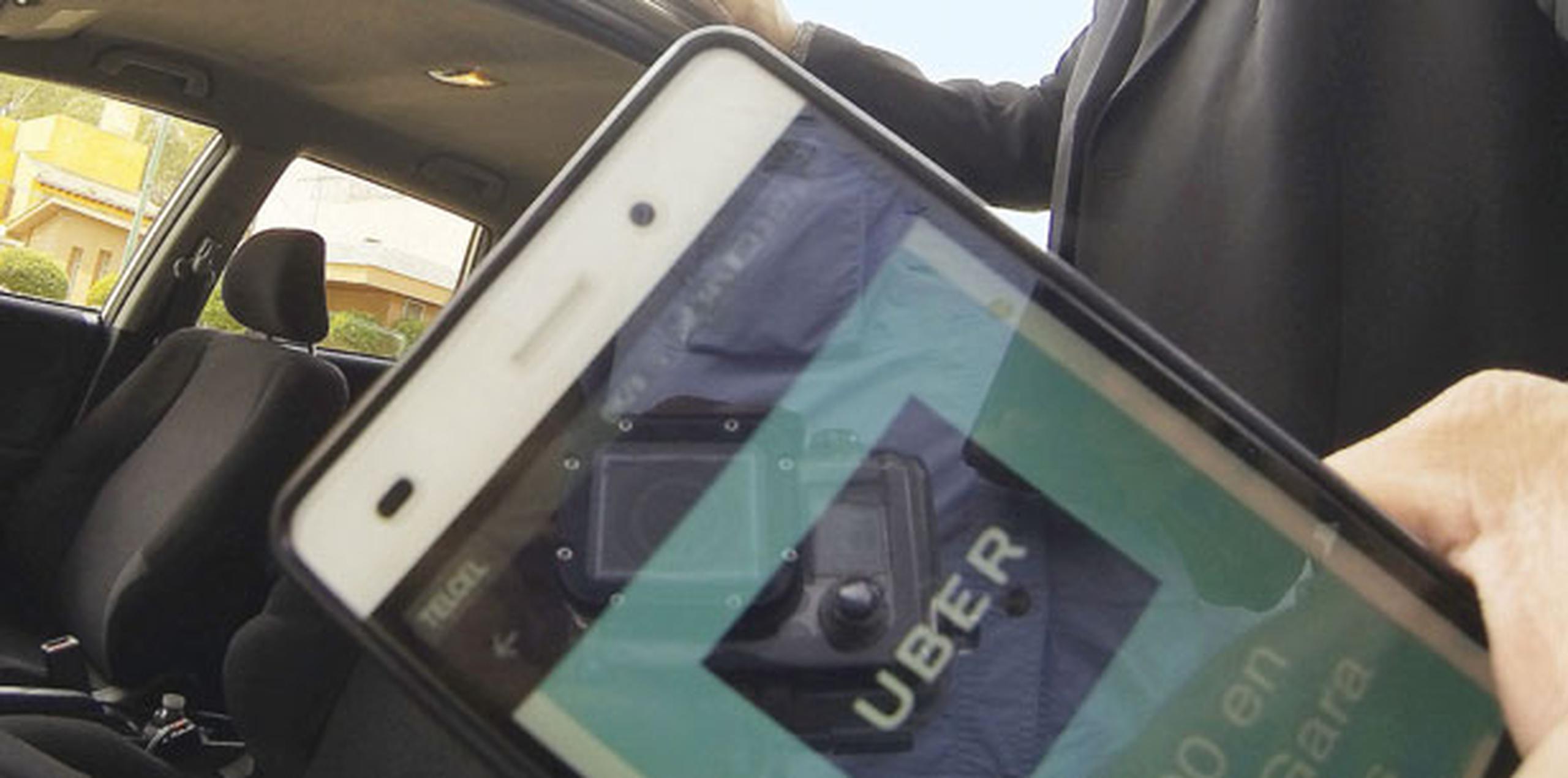 Residentes de más de 71 municipios -de los 78 que ostenta la isla- han disfrutado de Uber en Puerto Rico desde que inició operaciones en dicho territorio en junio de 2016. (Archivo)