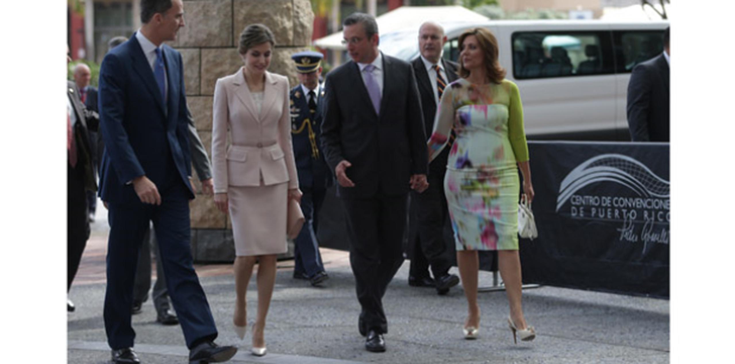 El gobernador Alejandro García Padilla y la Primera Dama le dieron la bienvenida a la familia real en el Centro de Convenciones de Puerto Rico.