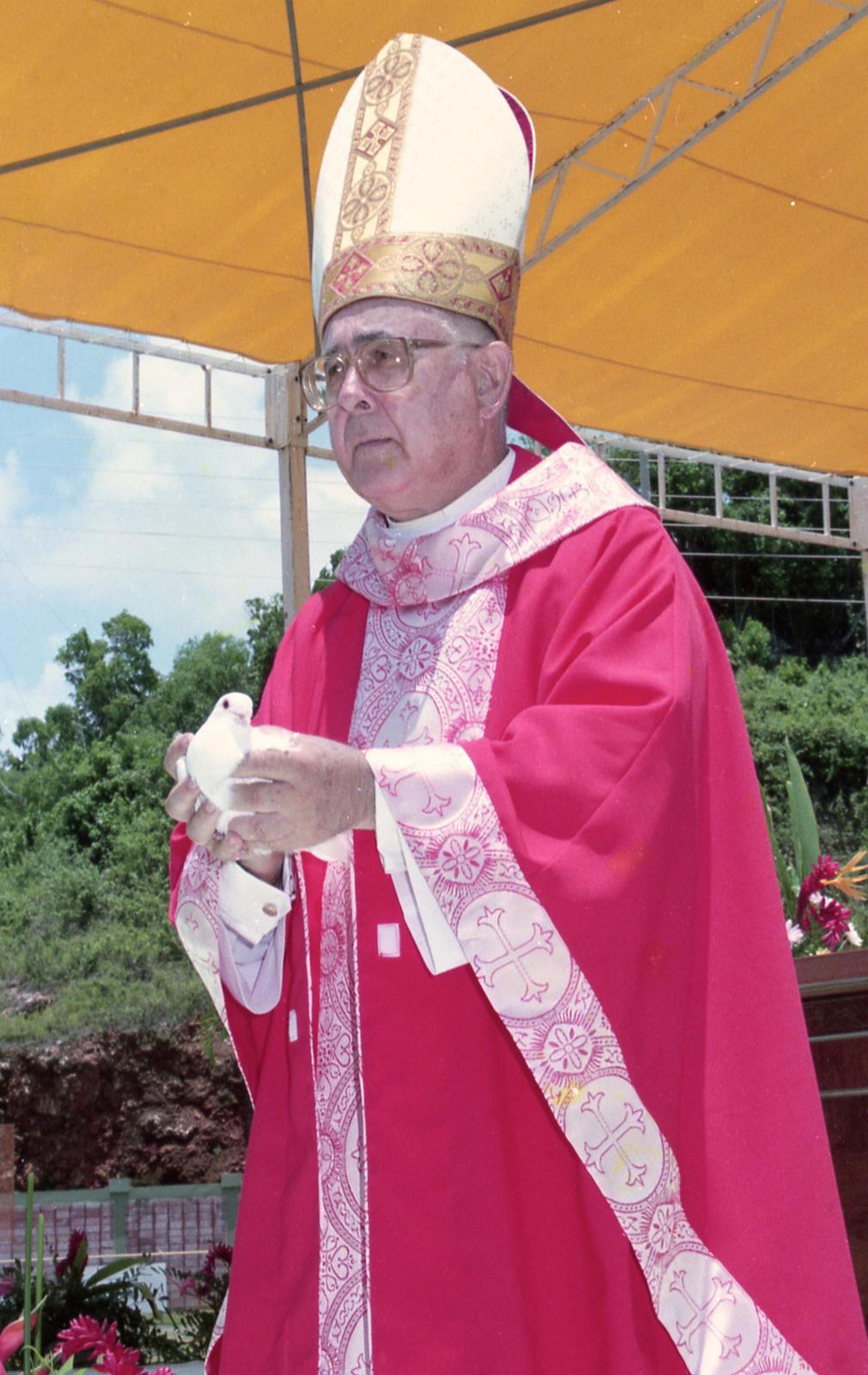 Obispo emérito de Arecibo, Monseñor Iñaki Mallona.