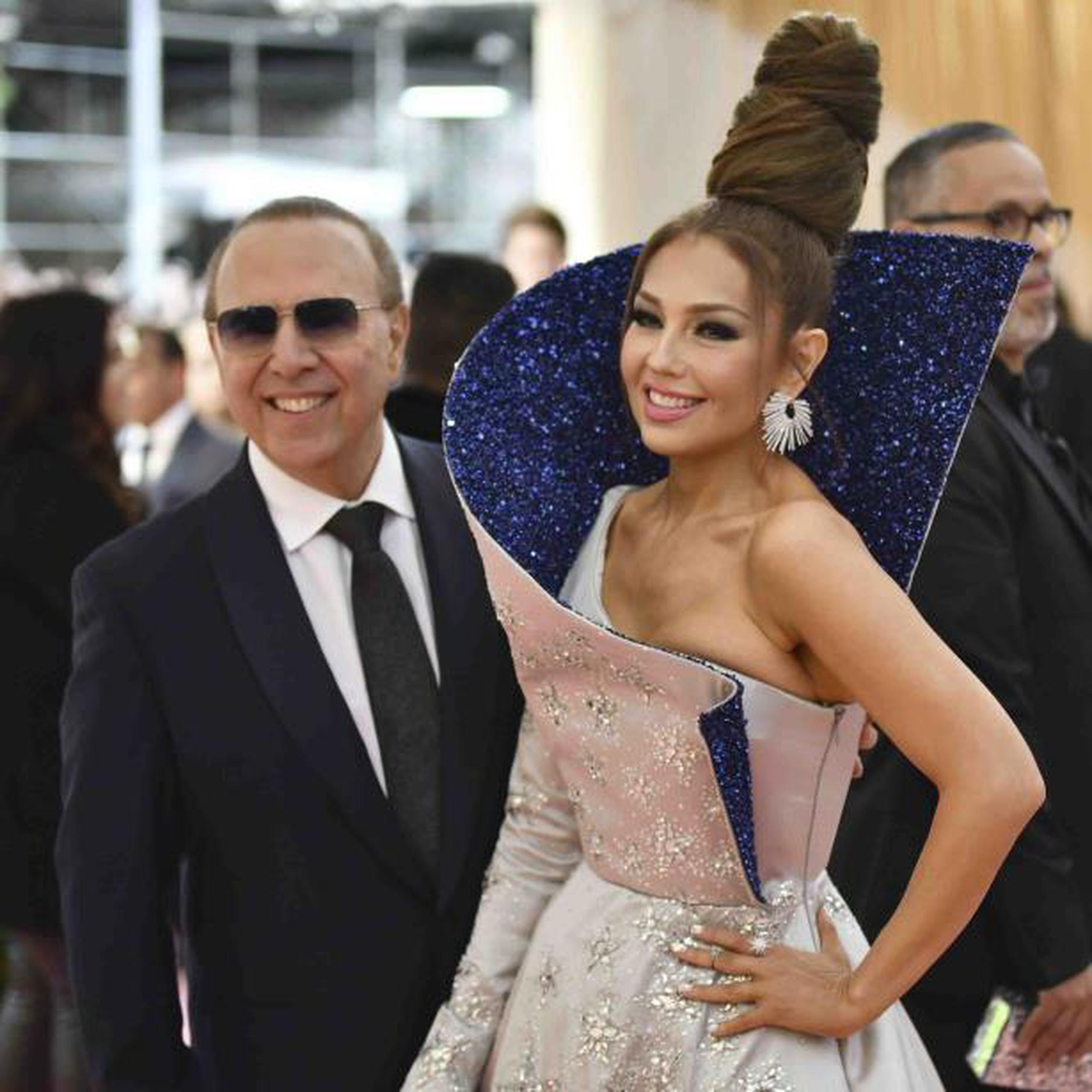 La cantante mexicana Thalía y su esposo, Tommy Mottola, en la MET Gala 2019. (Charles Sykes / Invision / AP)