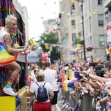 Desde Nueva York a San Francisco: Miles festejan el punto culminante del Mes del Orgullo LGBTQ+