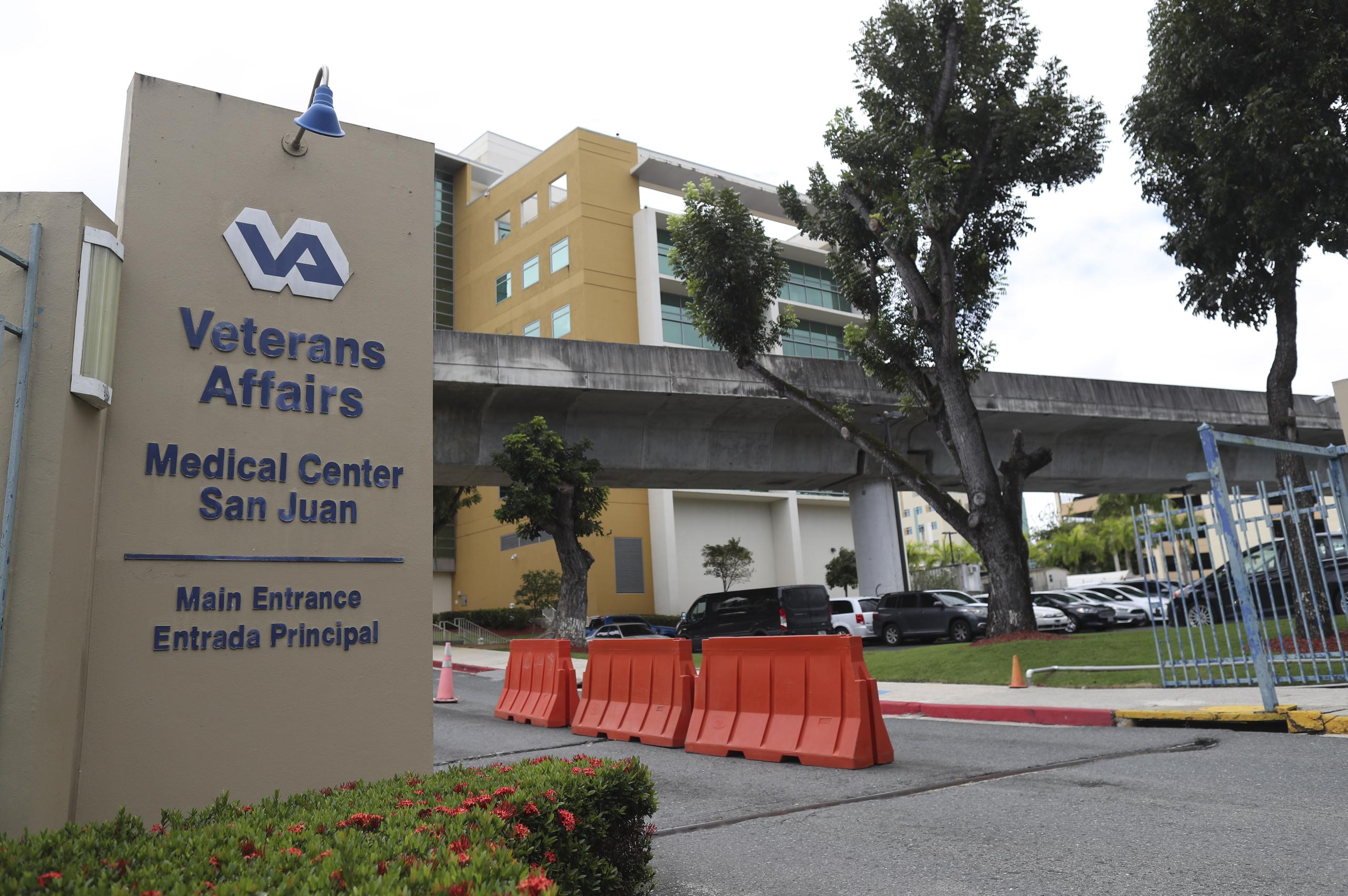 El Hospital de Veteranos cuenta con una matrícula activa de aproximadamente 60 mil veteranos, registra 1,000,000 de visitas ambulatorias y 10,000 admisiones para cuidado hospitalario anualmente.