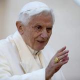 Papa emérito Benedicto XVI sigue delicado de salud