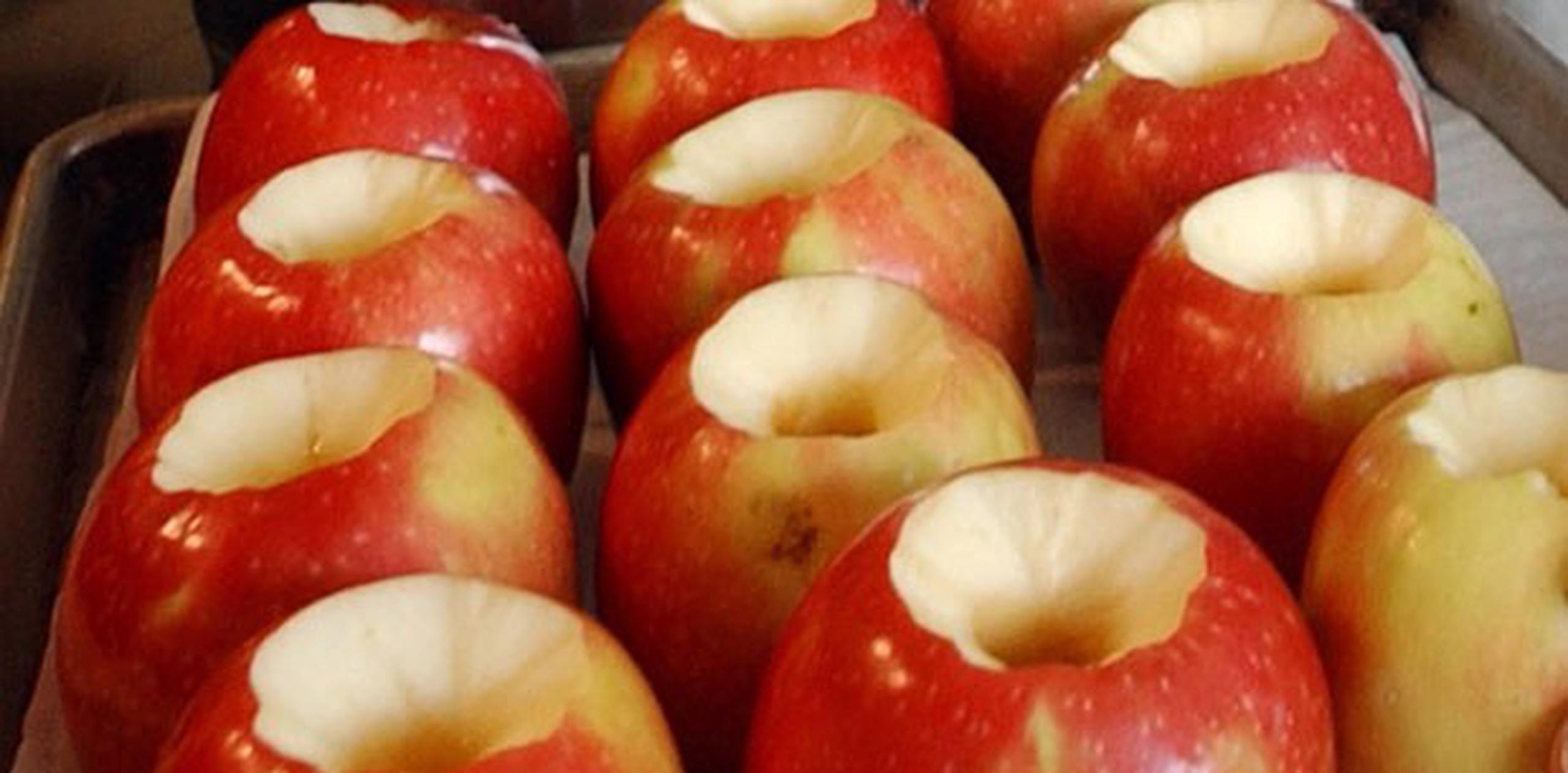 La epidemia y los fallecimientos han sido vinculados al consumo de manzanas acarameladas. (Archivo)