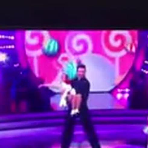 Alaia baila en el Teletón USA