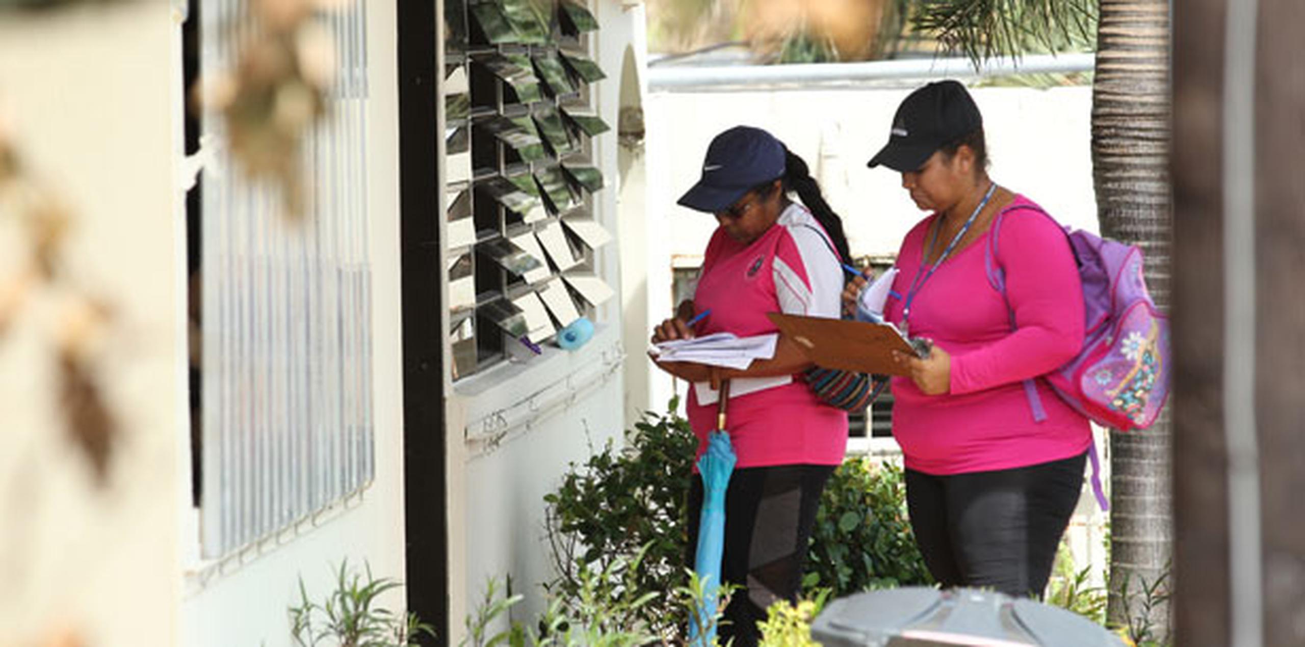Mientras, personal del municipio de Guaynabo visita las comunidades personalmente para realizar un censo sobre los daños. (alex.figueroa@gfrmedia.com)
