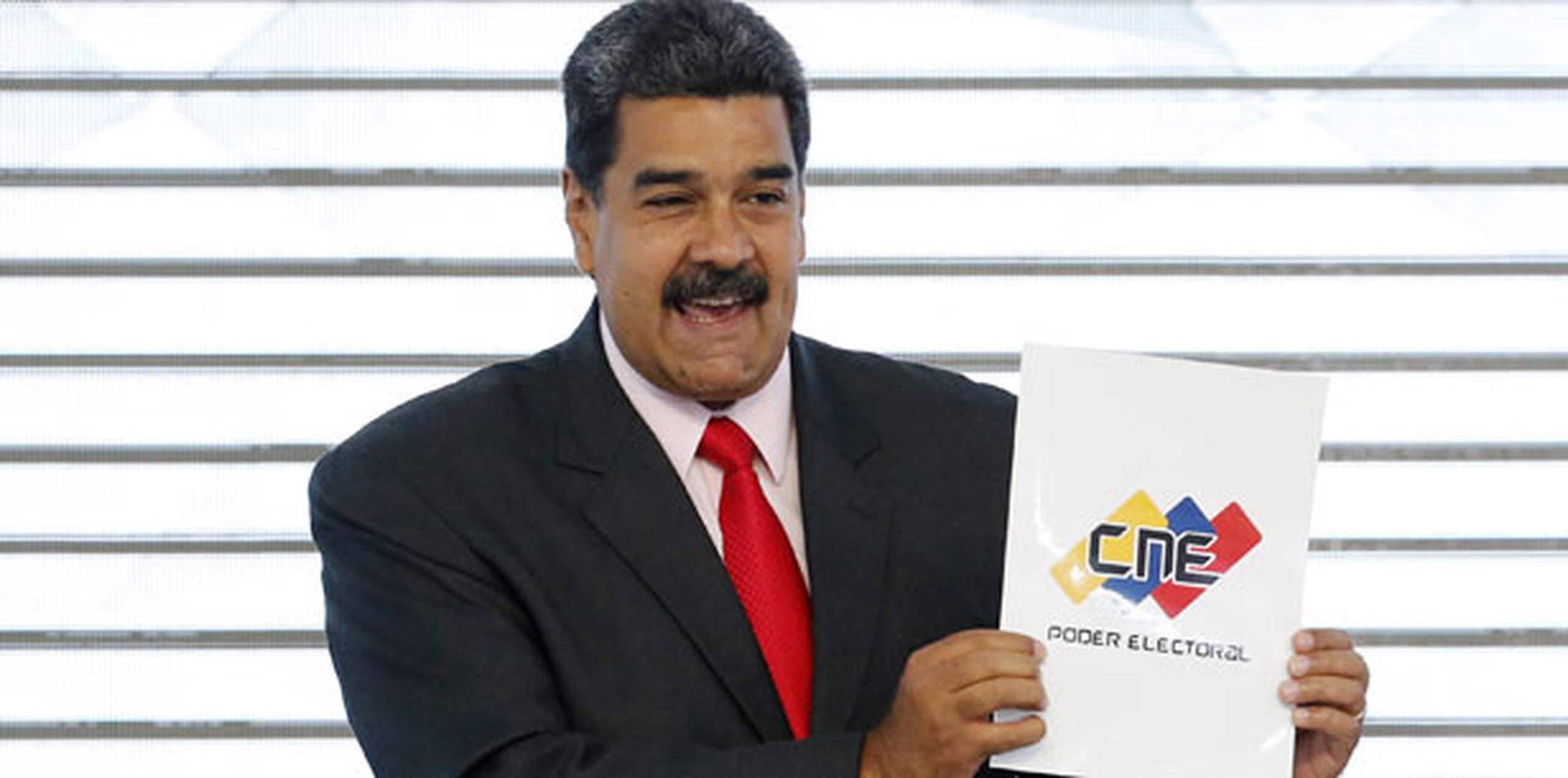 Maduro ganó un segundo mandato de seis años en las elecciones, mientras su principal rival calificó de ilegítimos los comicios. (AP)