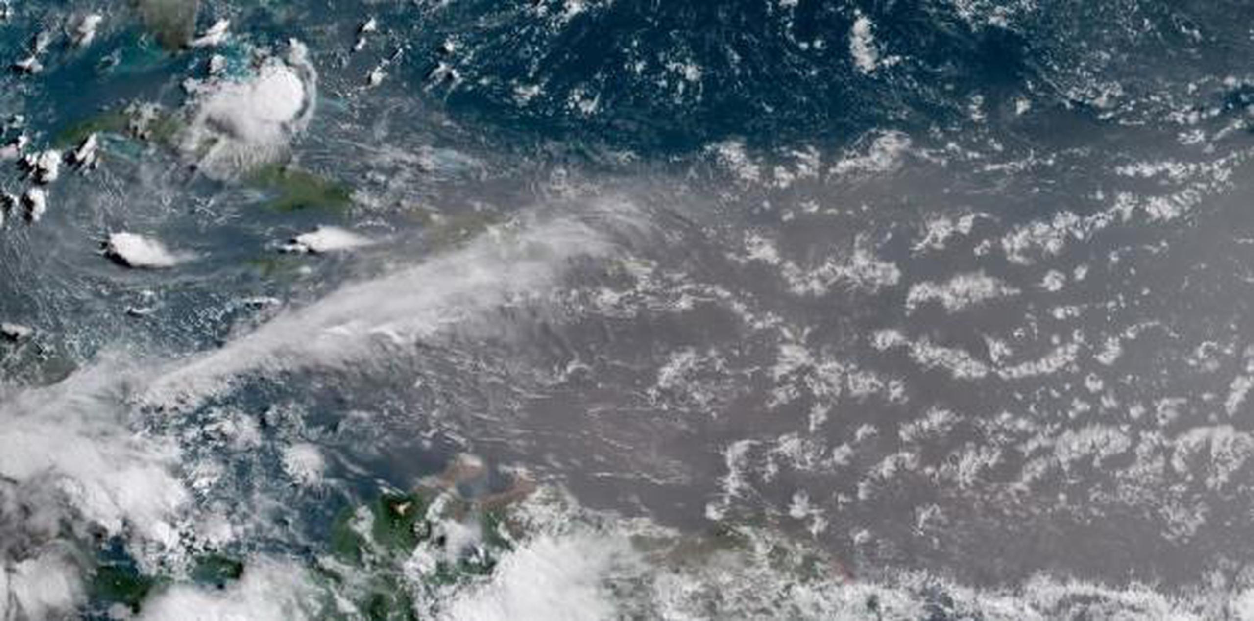 Imagen de satélite en la que se aprecia la nube de polvo del desierto del Sahara en nuestra región. (NOAA)