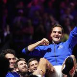 Roger Federer dice adiós entre risas y lágrimas