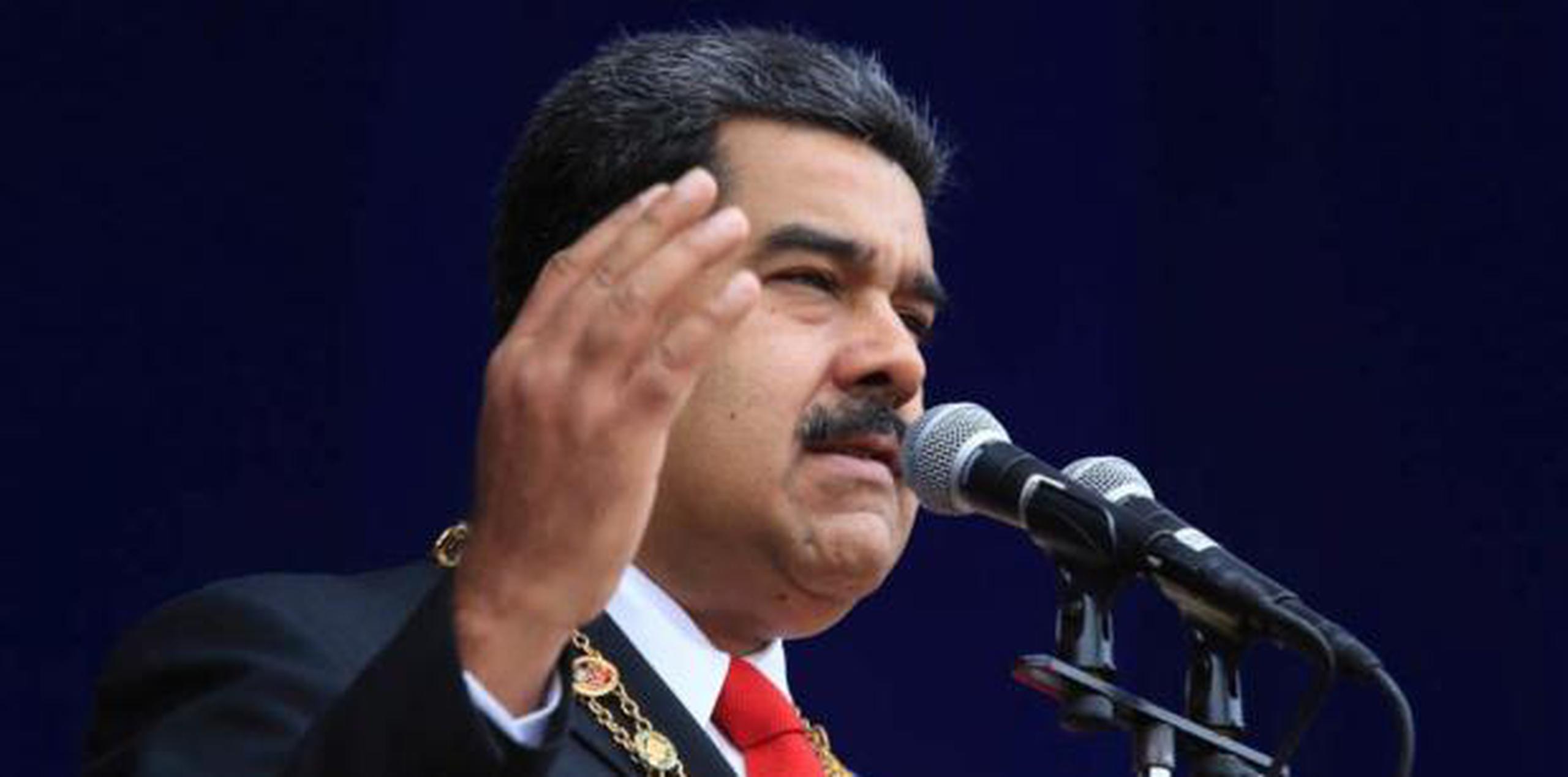 Las discusiones sobre los hechos del sábado se concentraron en analizar la veracidad del atentado, en ninguna ciudad salió el chavismo a las calles a mostrar su apoyo a Maduro. (AP)