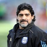 Pide perdón uno de los empleados de funeraria que se tomaron foto con el cuerpo de Maradona
