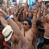 Cientos de personas se desnudan en Times Square en el día de la ropa interior