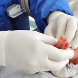 Bebé de 30 días de nacida llega al hospital con fractura craneal 