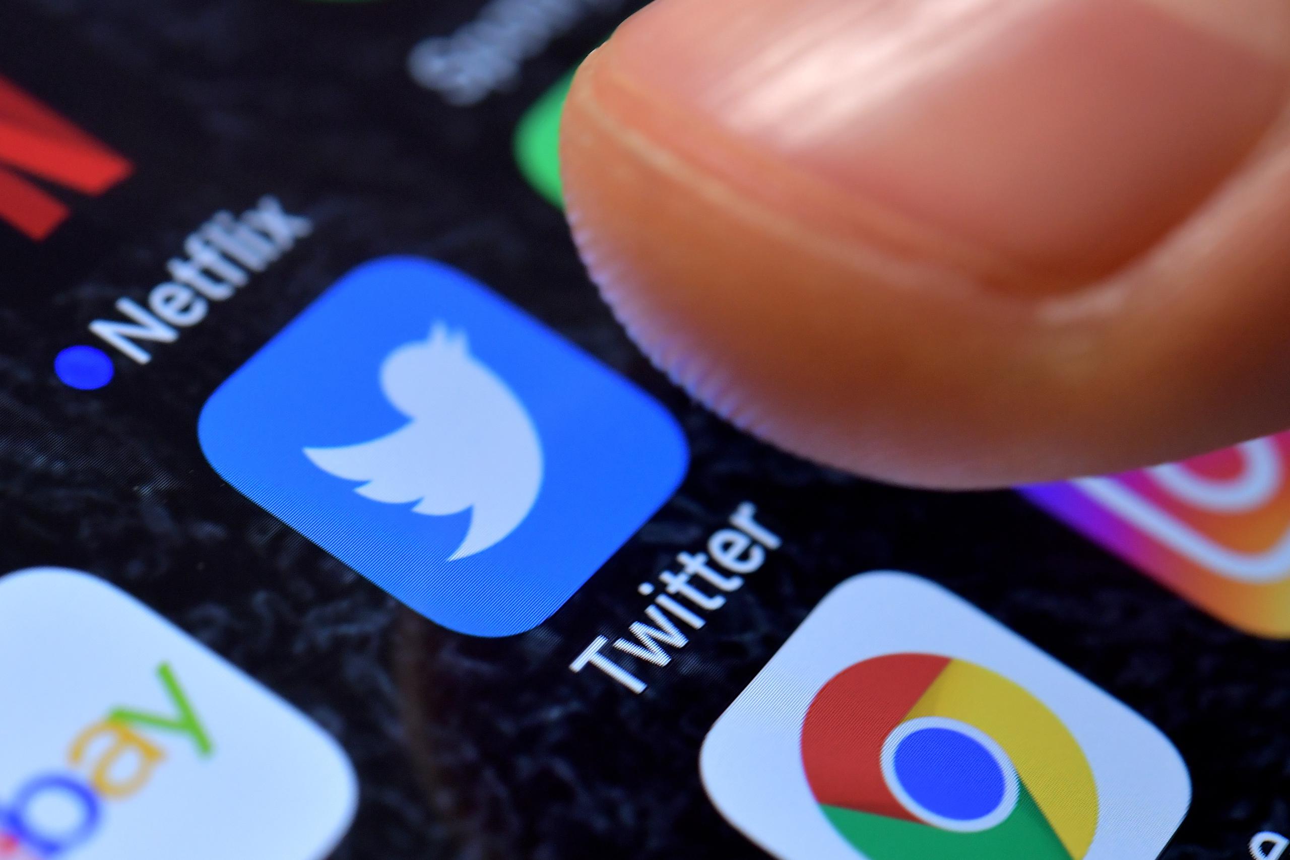 El gobierno amenazó a ejecutivos de Twitter con multas y penas de cárcel si se negaban a acatar la orden.
