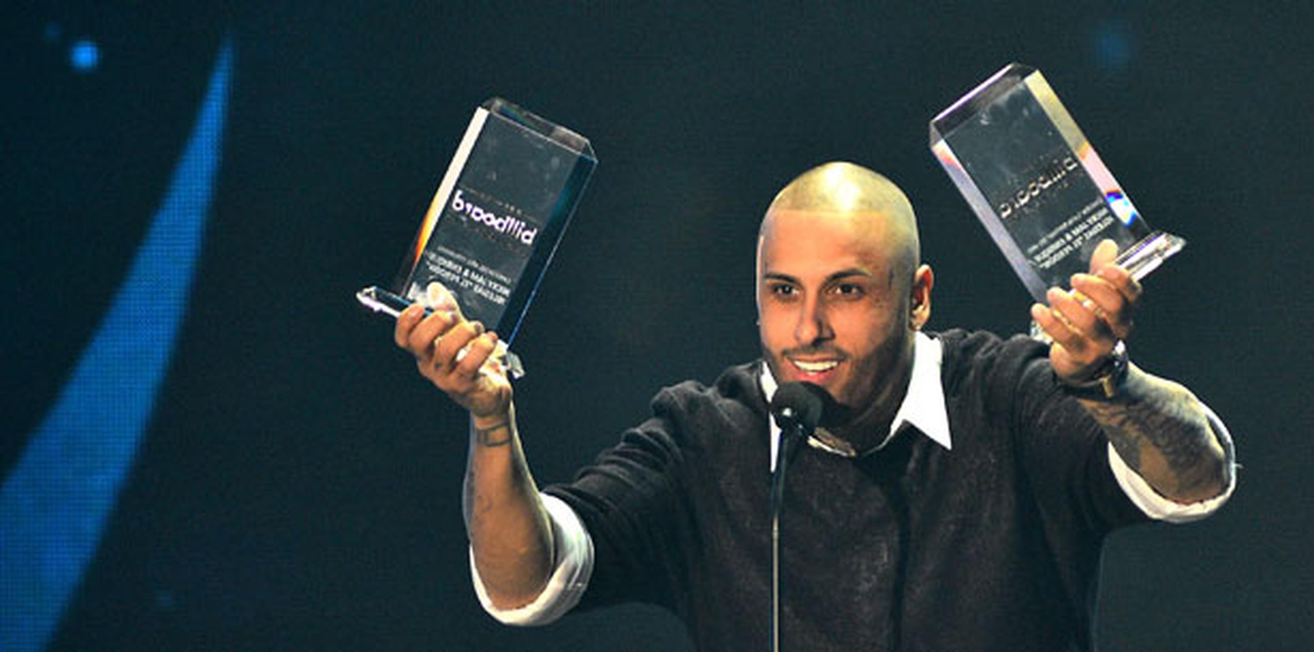 Estos premios reconocen a los álbumes, canciones e intérpretes más populares de la música latina en Estados Unidos, basados en las ventas, la difusión en radios e internet que se recogen en las clasificaciones semanales de esta publicación. (EFE/Gastón de Cárdenas)