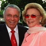 Subasta de artículos de Frank Sinatra y su esposa supera los $9 millones