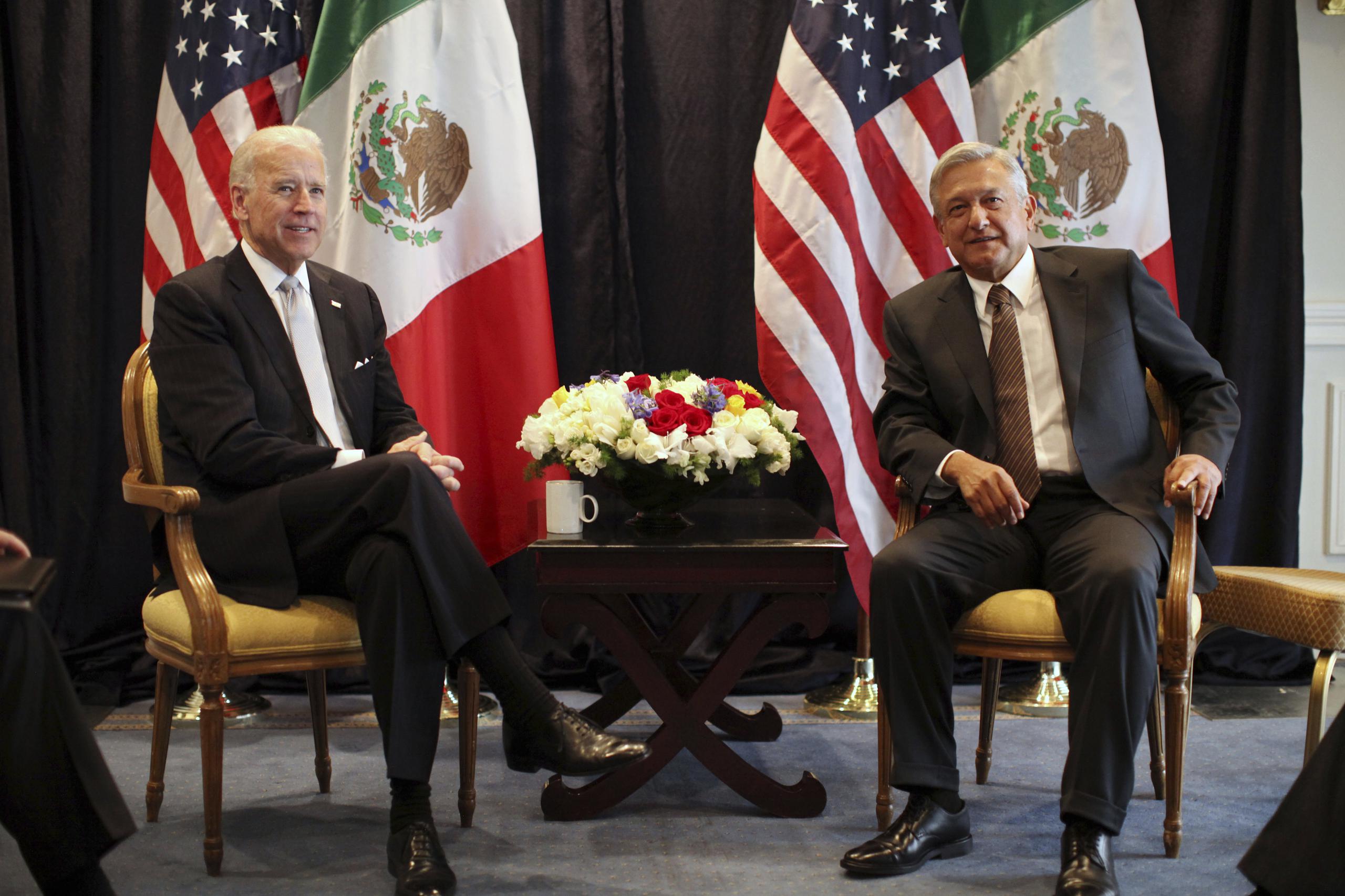 López Obrador le dijo a Biden que estaba agradecido de que el nuevo presidente está “dispuesto a que mantengamos buenas relaciones… por el bien de nuestros pueblos”.