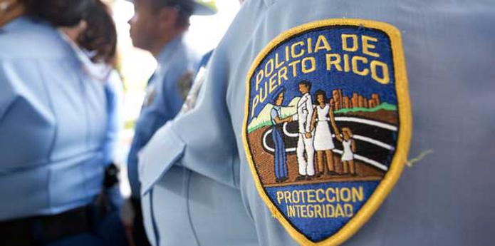 Otro grupo de Policías estará entregando material informativo alusivo a la campaña de “No balas, Sí Puerto Rico”, con el fin de evitar muertes por balas perdidas durante la Despedida de Año. (Archivo)