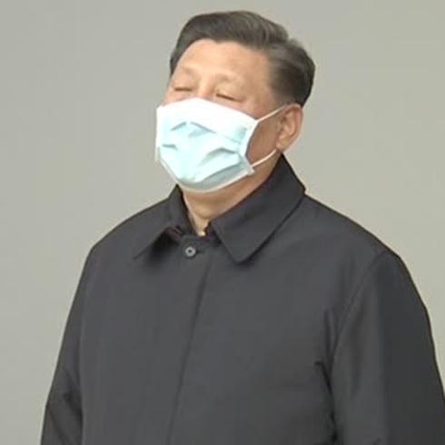 Presidente chino se deja ver con mascarilla