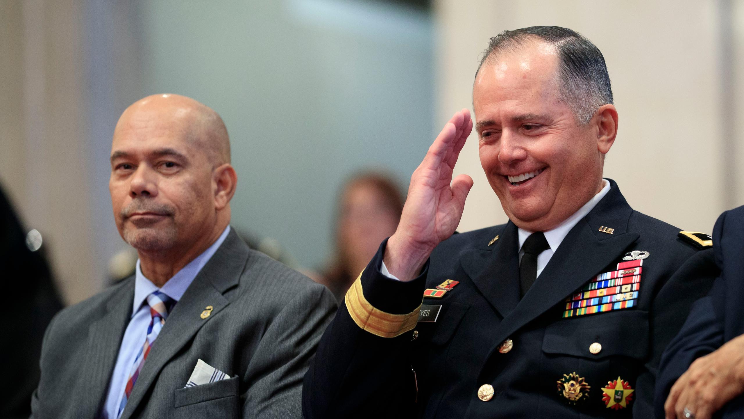 Pedro Janer, secretario del Departamento de Seguridad Pública, y el general José Reyes