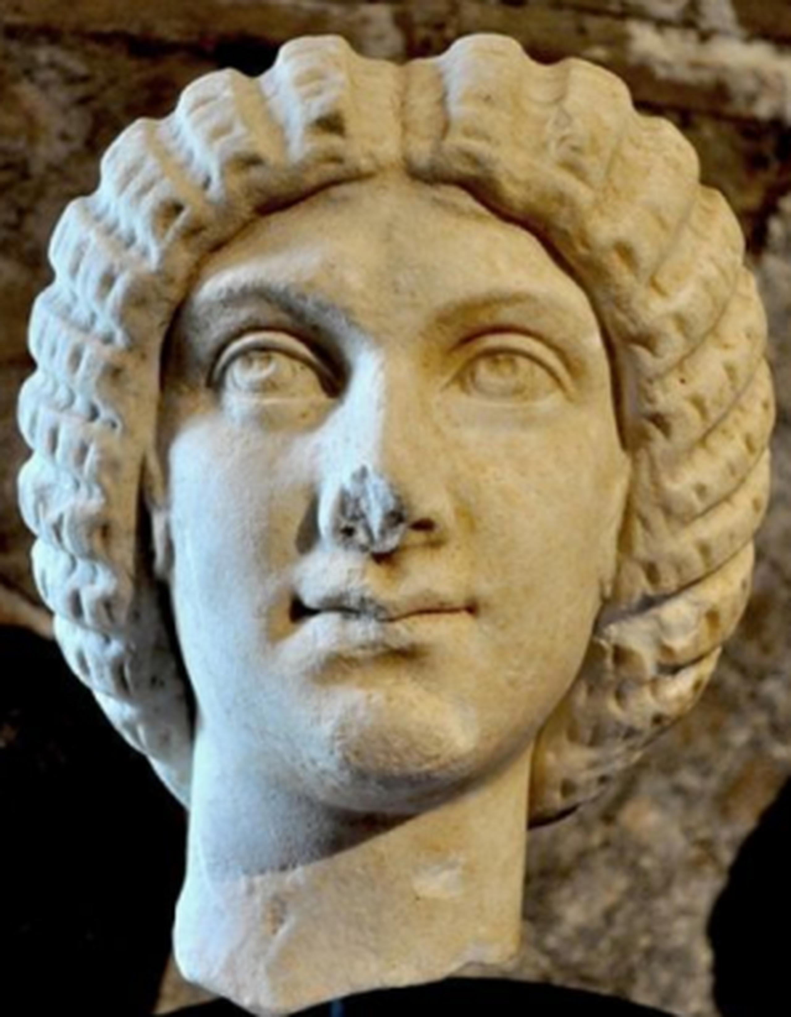 La escultura de la emperadora romana Giulia Domna valía más de 533,000 dólares. (Twitter)