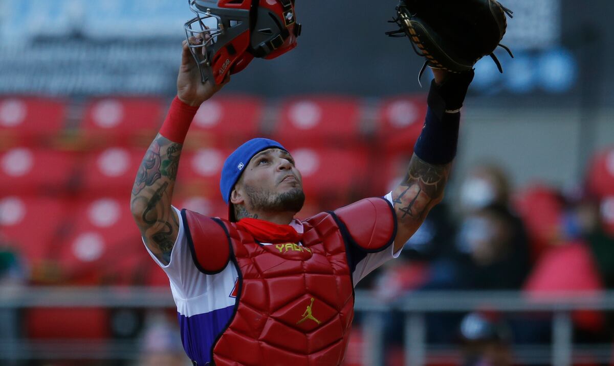 The Blue Jays are not dating Yadier Molina