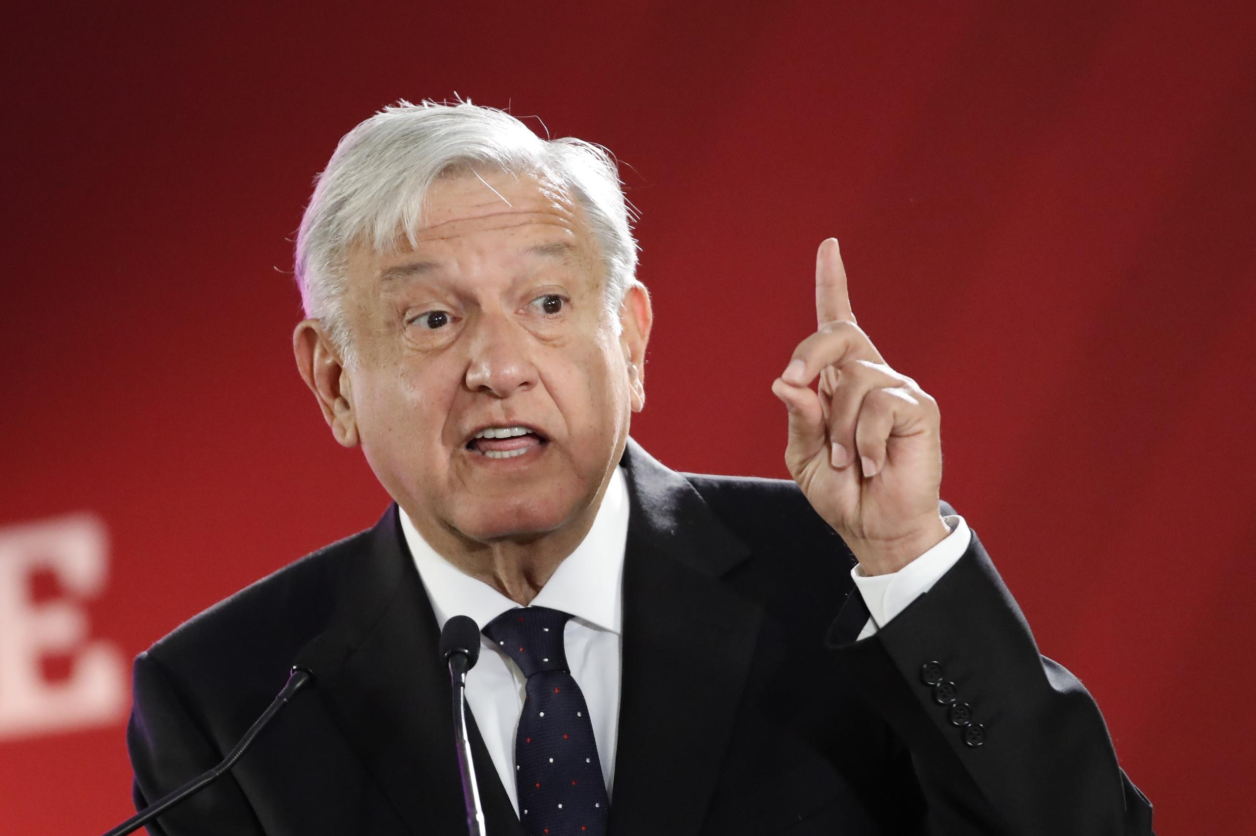 El presidente Andrés Manuel López Obrador dijo el lunes que sólo cerca de una cuarta parte de los seis millones de billetes han sido vendidos.
